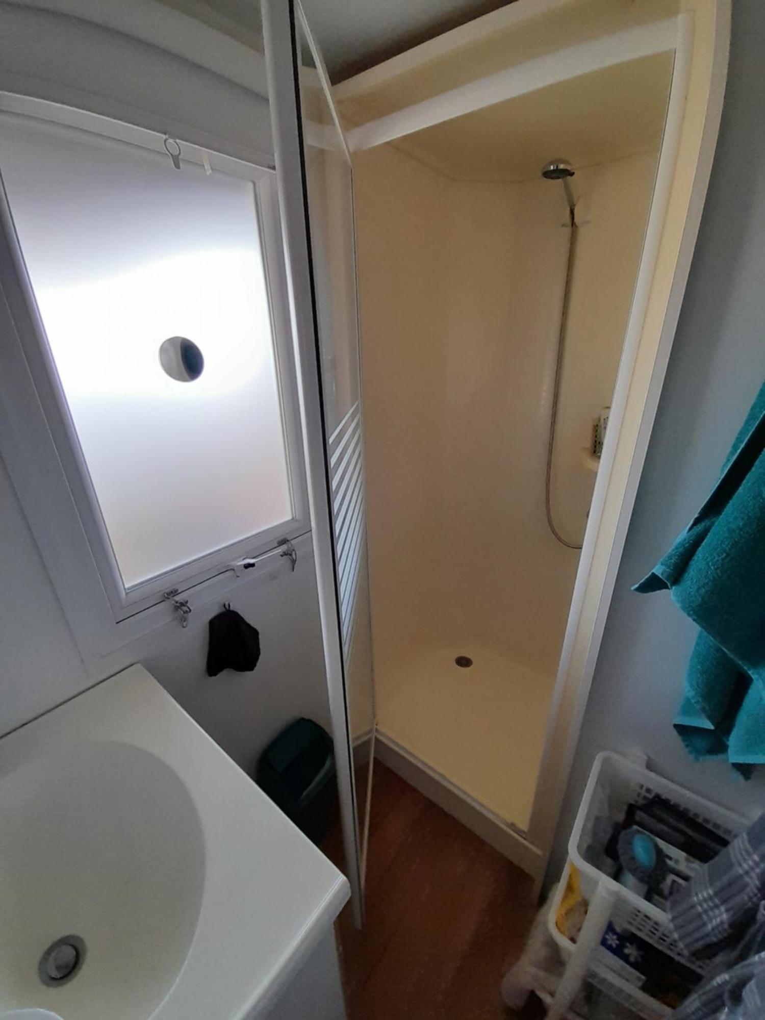 Location Type Gite, Chambre D'Hote, Meuble De Tourisme Dans Joli Petit Chalet Typique Et Ou Jolie Roulotte Type Boheme Waldighoffen 外观 照片