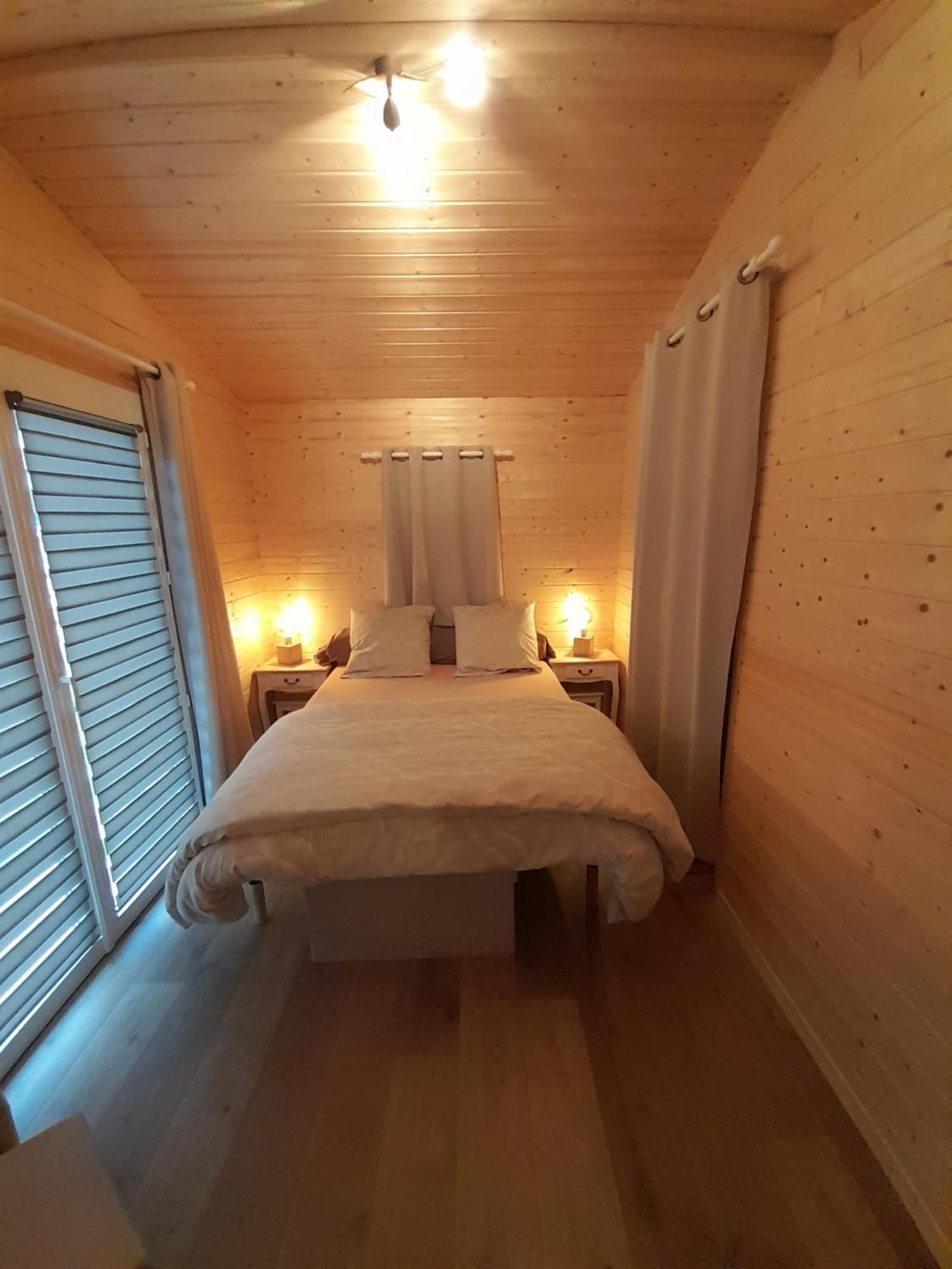 Location Type Gite, Chambre D'Hote, Meuble De Tourisme Dans Joli Petit Chalet Typique Et Ou Jolie Roulotte Type Boheme Waldighoffen 外观 照片