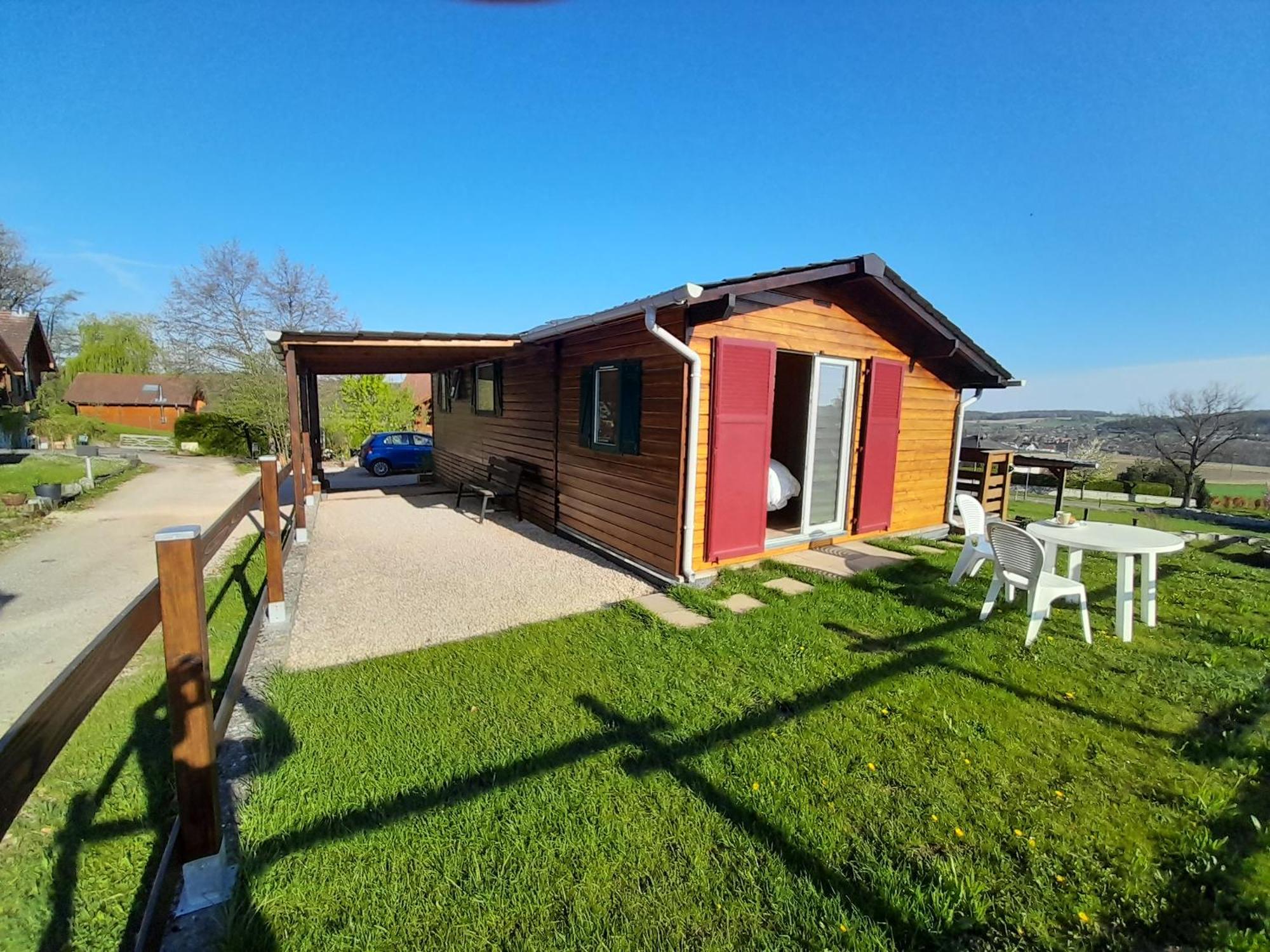 Location Type Gite, Chambre D'Hote, Meuble De Tourisme Dans Joli Petit Chalet Typique Et Ou Jolie Roulotte Type Boheme Waldighoffen 外观 照片